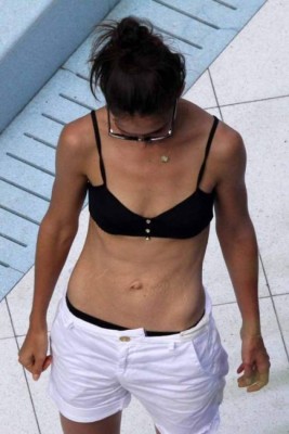 Famosas que muestran con orgullo sus estrías y celulitís